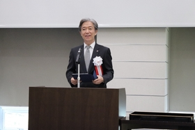 A congratulatory speeches by President SHIOZAKI.